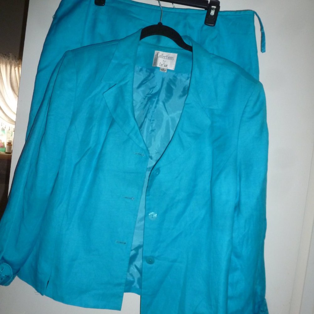 Collections for Le Suit 2PC SKIRT/ JACKET  Linen blend  Blue Suit  NWT